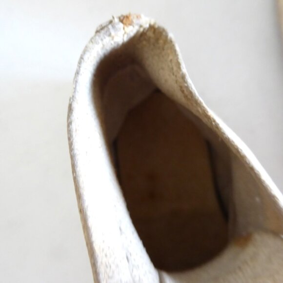 ANTIQUE VINTAGE 1940’s WHITE LEATHER BABY SHOES IN ORIGINAL BOX USED ODDITY - Picture 10 of 16
